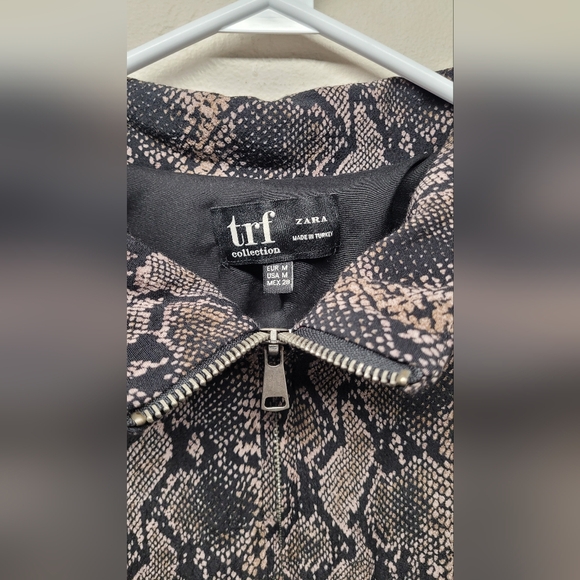 Zara TRF Satin Zip Up Jacket Black Snakeskin Size Medium. Collared - Picture 4 of 6